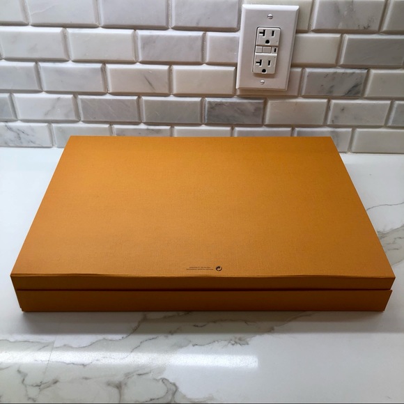 Authentic LOUIS VUITTON gift box, excellent condition - Picture 8 of 8